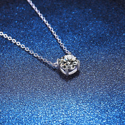 [Loran]CLASSIC FOUR-PRONG SOLITAIRE MOISSANITE NECKLACE