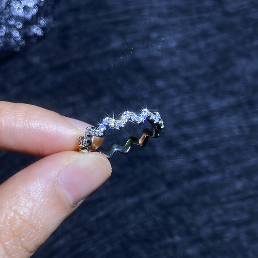 [Loran]CHIC WAVY MOISSANITE ETERNITY RING