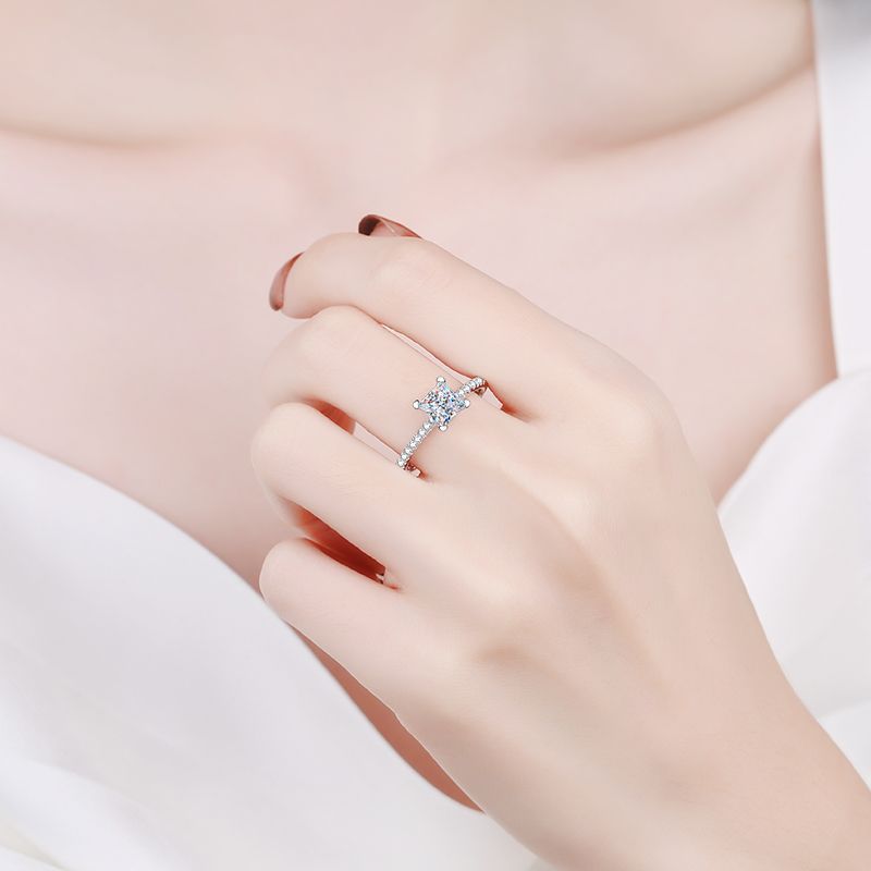 [Loran]ELEGANT PRINCESS CUT MOISSANITE ENGAGEMENT RING