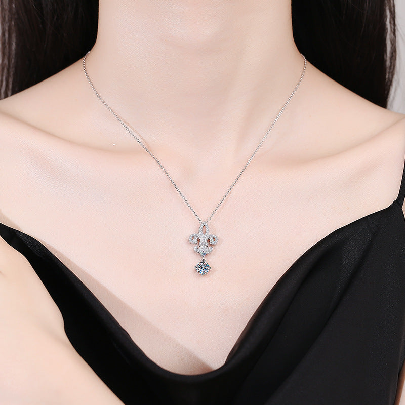 [Loran]ROYAL FLEUR-DE-LIS MOISSANITE PENDANT NECKLACE