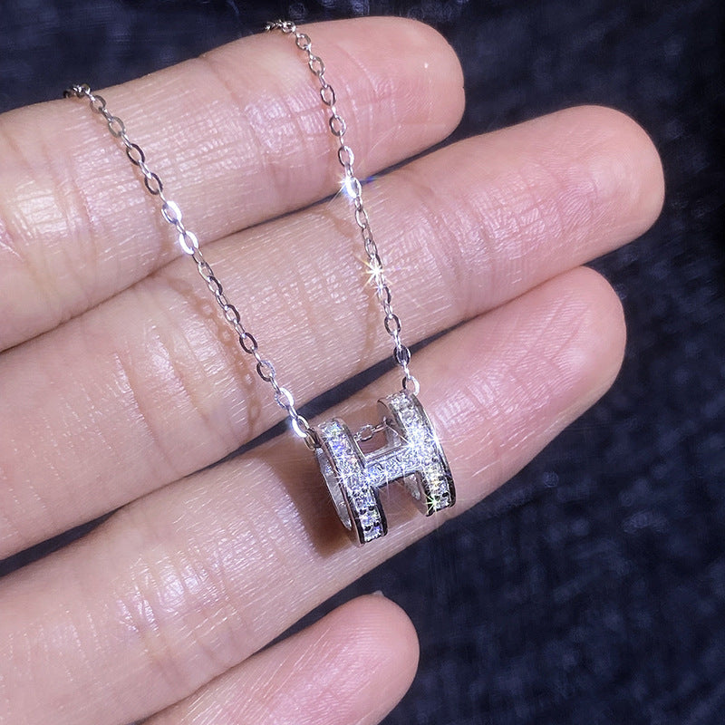 [Loran]FULL-PAVE "H" MOISSANITE PENDANT NECKLACE