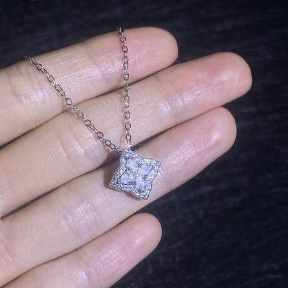 [Loran]STAR-CLOVER MOISSANITE NECKLACE