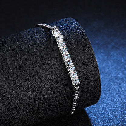 [Loran]SMILING CURVE MOISSANITE BRACELET