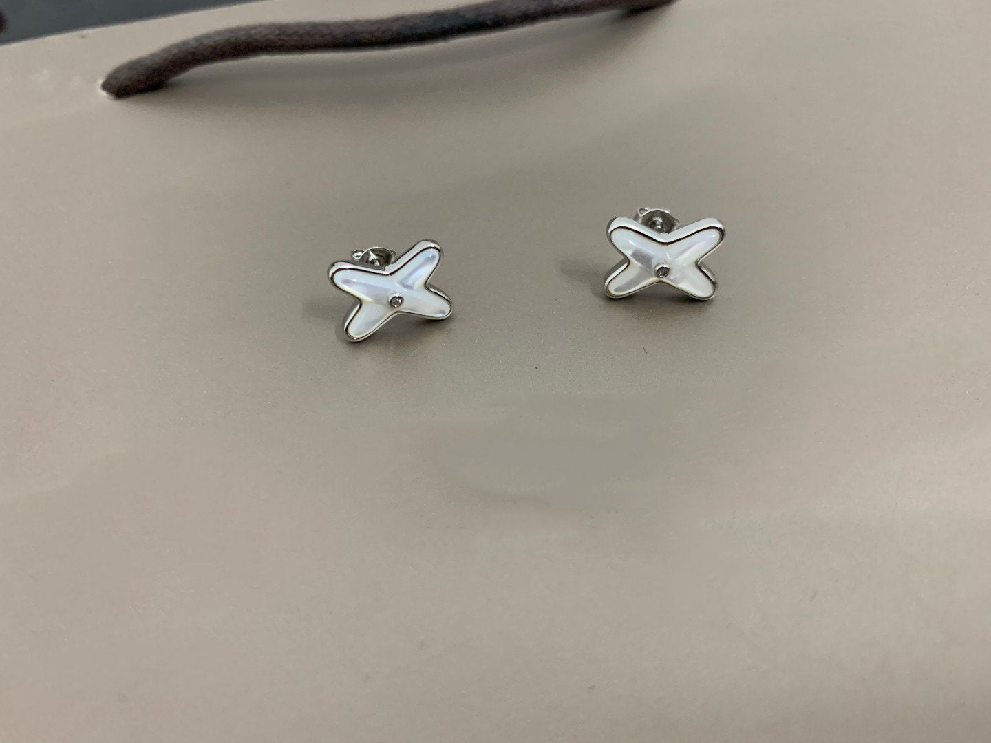 [Loran]JEUX DE WHITE MOP SILVER DIAMOND EARRINGS