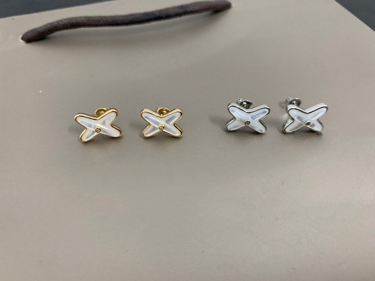 [Loran]JEUX DE WHITE MOP SILVER DIAMOND EARRINGS