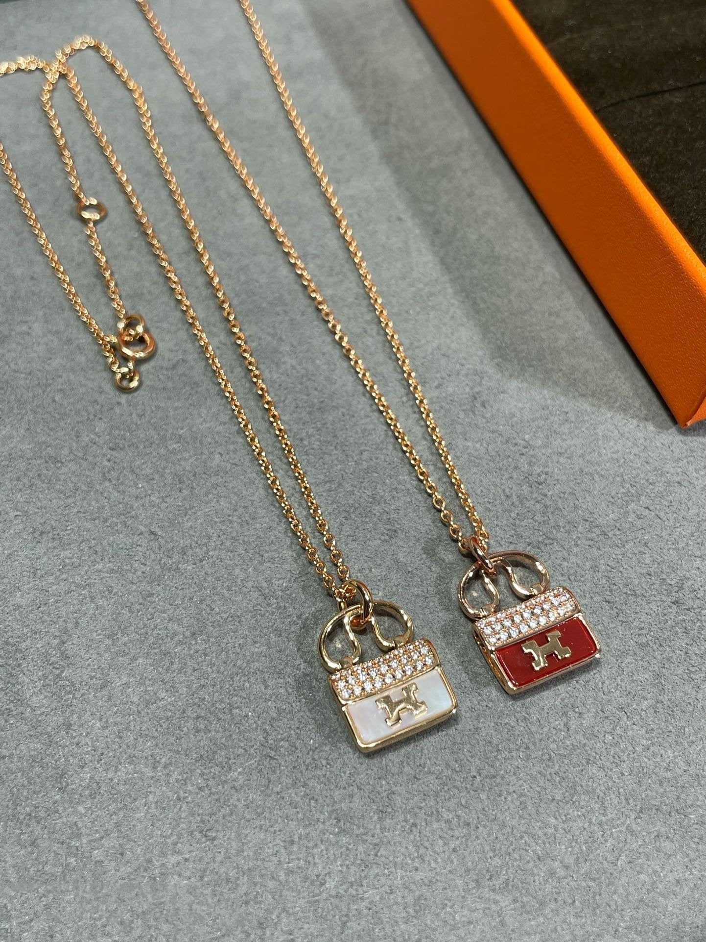 [Loran]H CIRCE MOISSANITE PENDANT NECKLACE GOLD