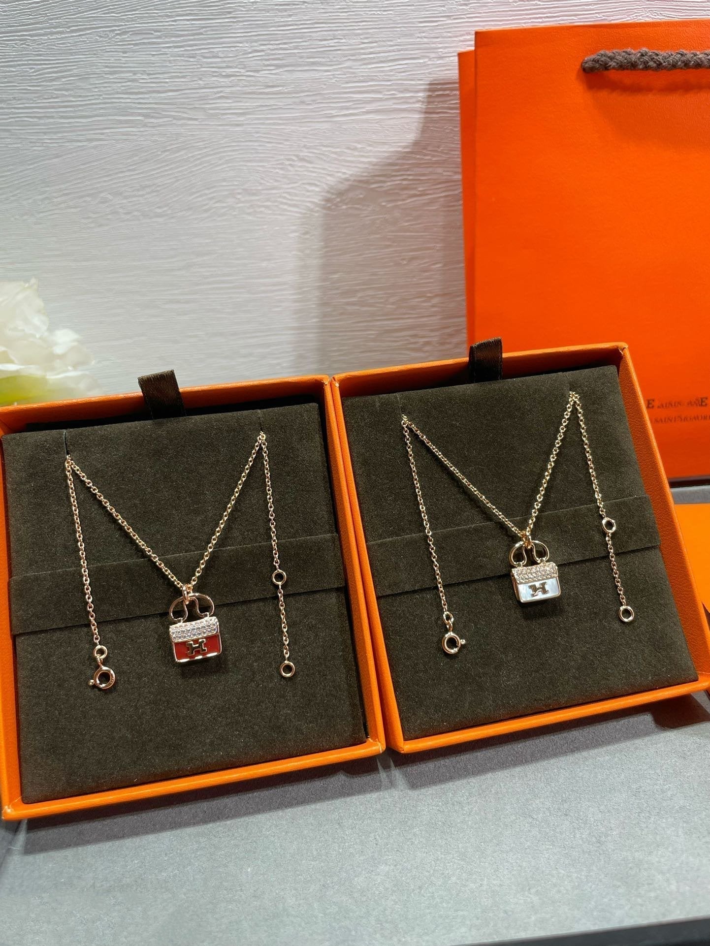[Loran]H CIRCE MOISSANITE PENDANT NECKLACE GOLD