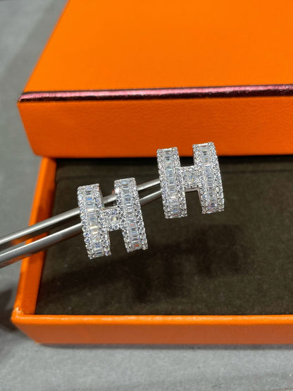 [Loran]H STUD EARRINGS WITH SILVER DIAMONDS