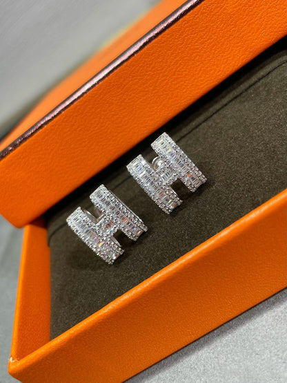 [Loran]H STUD EARRINGS WITH SILVER DIAMONDS