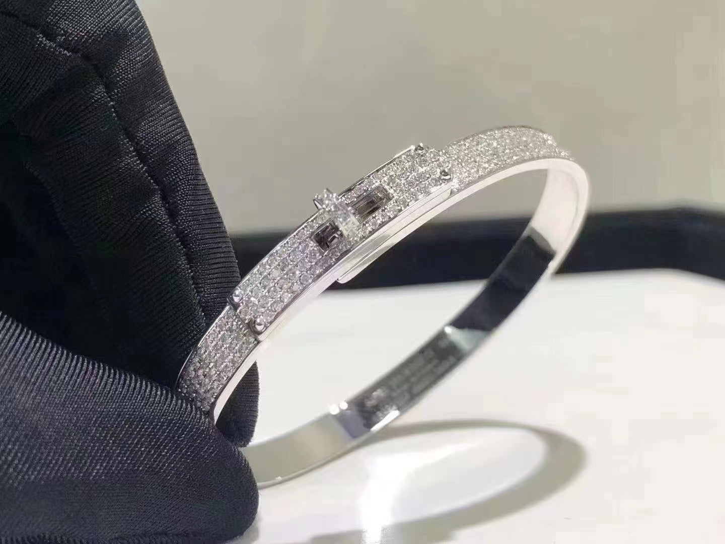 [Loran]HM KELLY BRACELET IN SILVER AND FULL PAVE DIAMOND