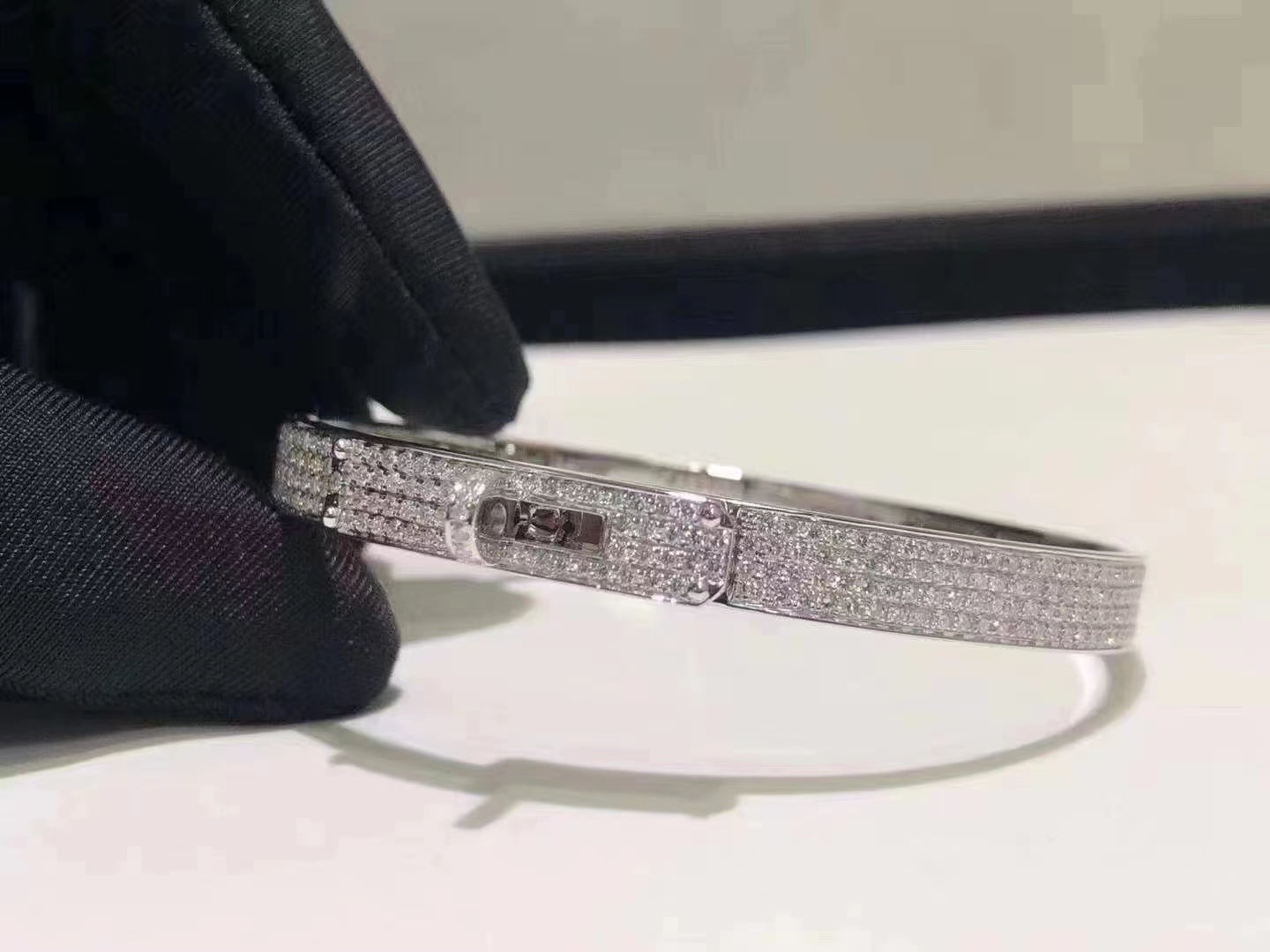 [Loran]HM KELLY BRACELET IN SILVER AND FULL PAVE DIAMOND