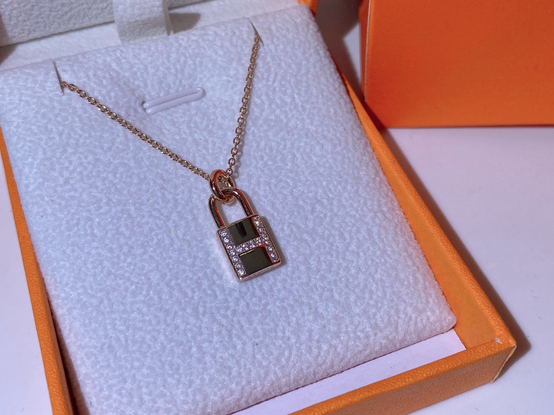 [Loran]HM ADVANCED NICHE LOCK HEAD NECKLACE DIAMONDS