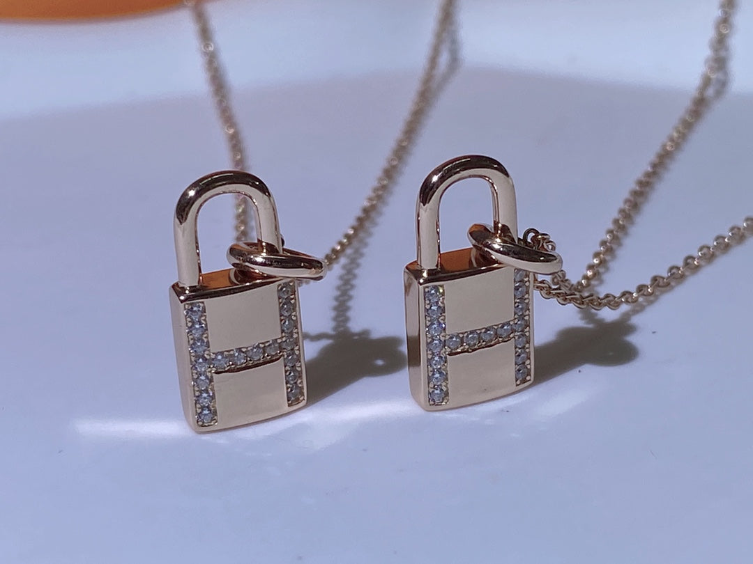 [Loran]HM ADVANCED NICHE LOCK HEAD NECKLACE DIAMONDS