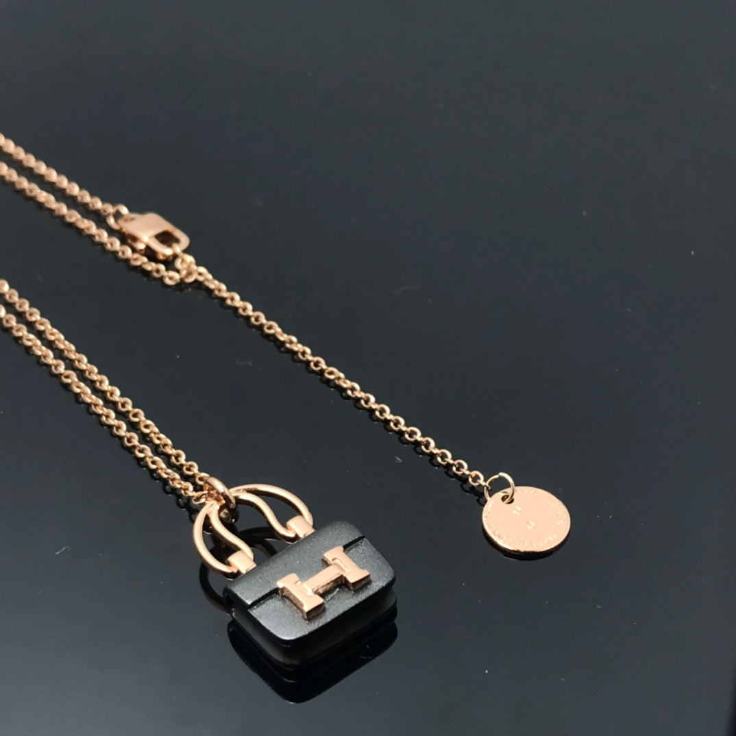[Loran]WOMEN'S HM AMULETTES CONSTANCE PENDANT NECKLACE