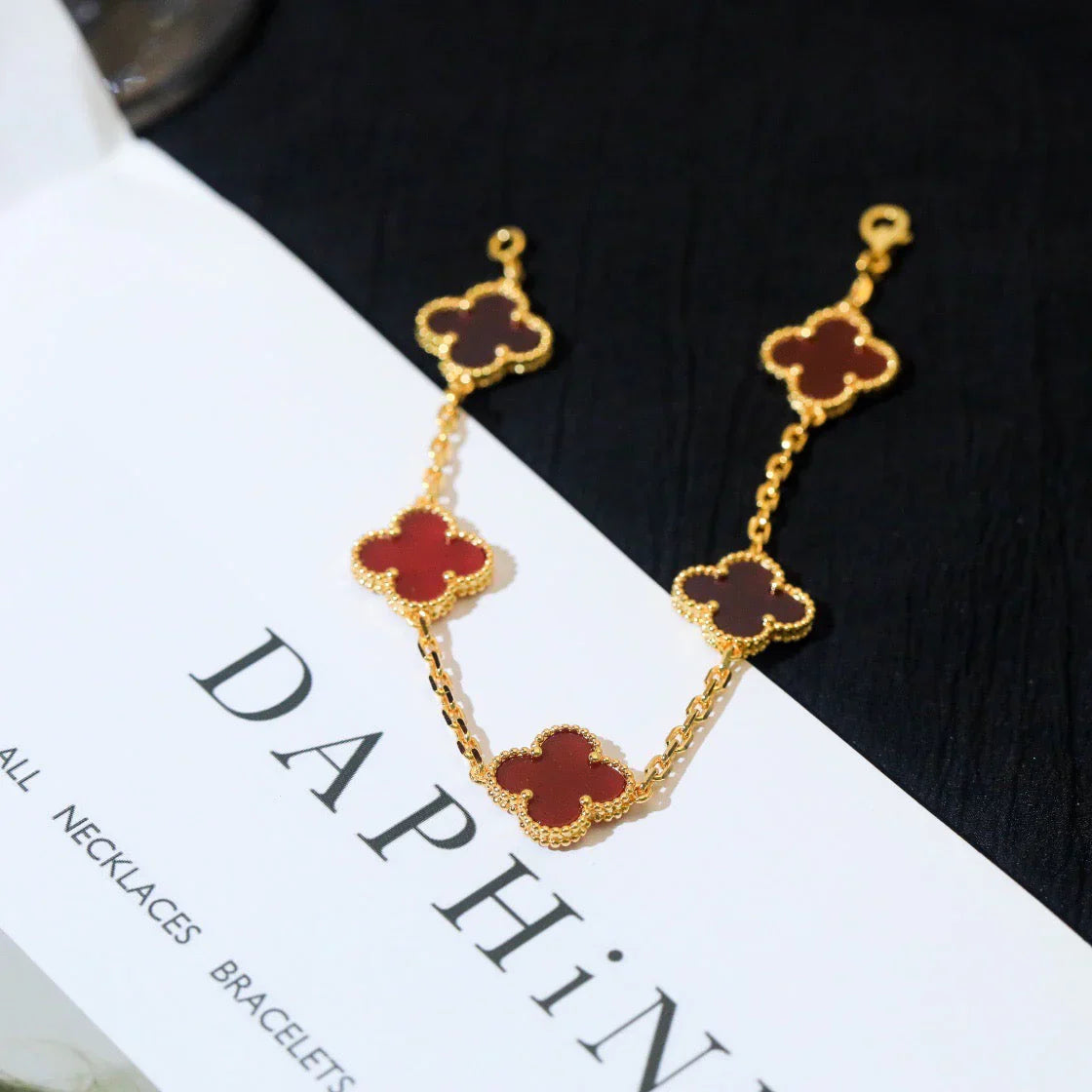 [Loran]LUCKY CLOVER 5-MOTIF BRACELET - RED CARNELIAN COLLECTION