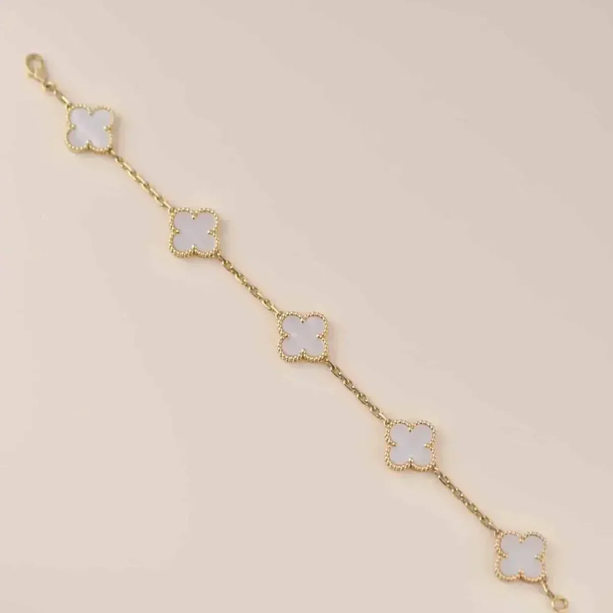 [Loran]LUCKY CLOVER 5-MOTIF BRACELET - WHITE MOTHER-OF-PEARL COLLECTION