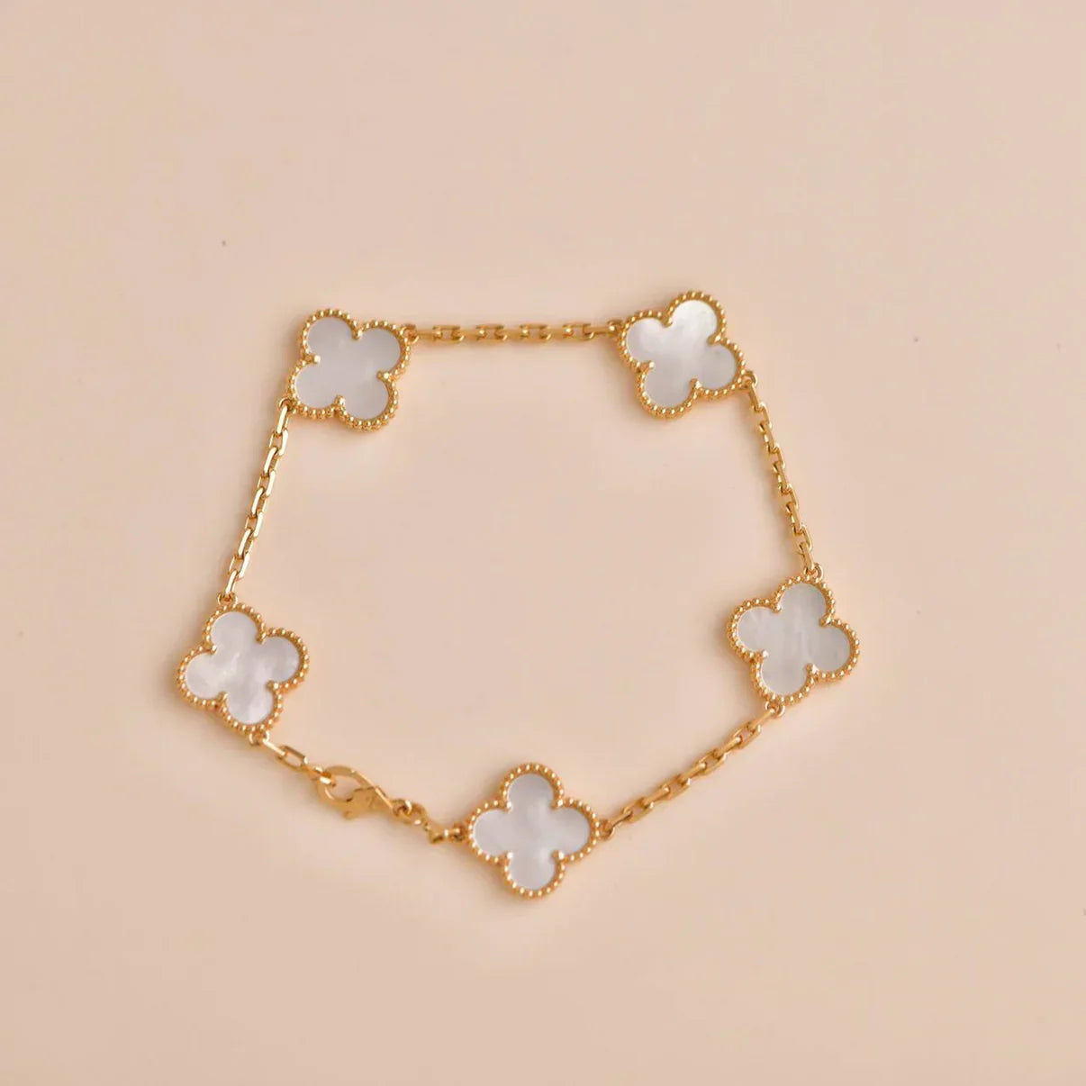 [Loran]LUCKY CLOVER 5-MOTIF BRACELET - WHITE MOTHER-OF-PEARL COLLECTION