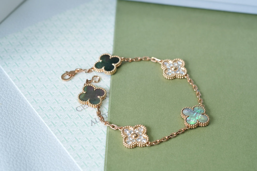 [Loran]LUCKY CLOVER 5-MOTIF BRACELET - GREY MOTHER-OF-PEARL COLLECTION