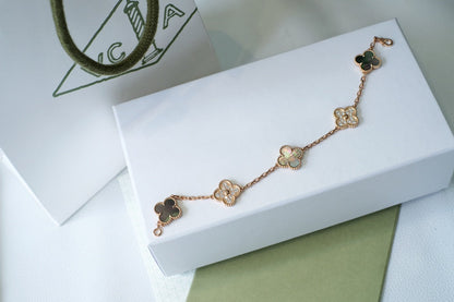 [Loran]LUCKY CLOVER 5-MOTIF BRACELET - GREY MOTHER-OF-PEARL COLLECTION