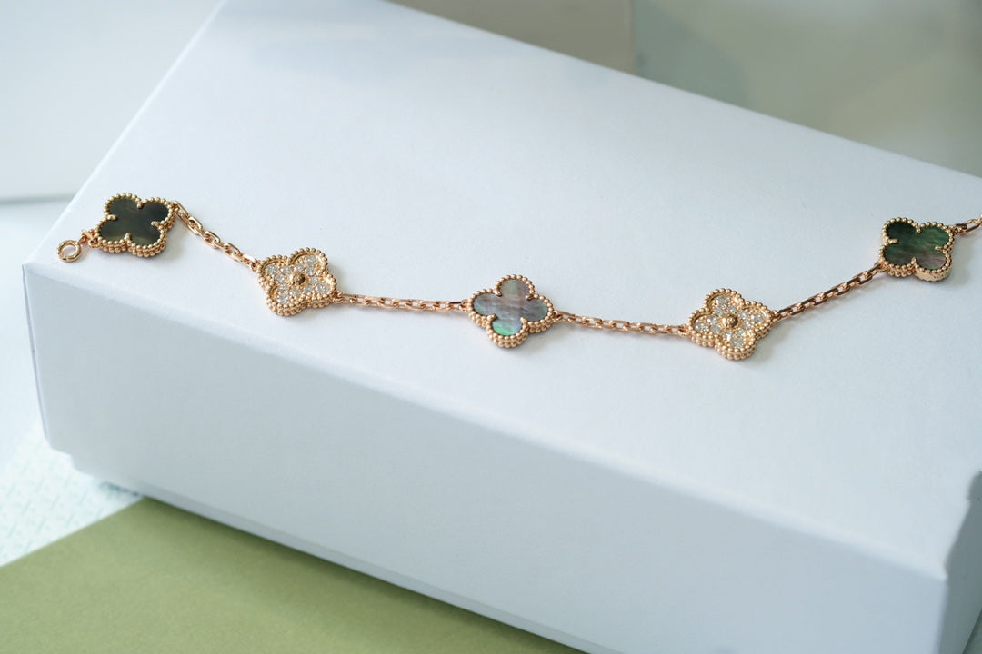 [Loran]LUCKY CLOVER 5-MOTIF BRACELET - GREY MOTHER-OF-PEARL COLLECTION