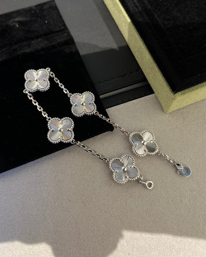 [Loran]LUCKY CLOVER 5-MOTIF BRACELET - LASER COLLECTION