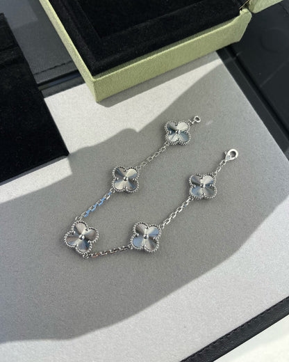 [Loran]LUCKY CLOVER 5-MOTIF BRACELET - LASER COLLECTION